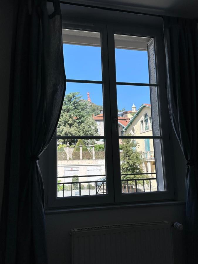 Appartement Avec Terrasse Au Puy Le Puy-en-Velay Kültér fotó